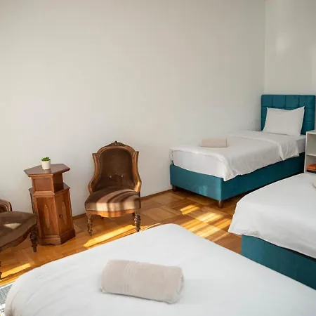 Sweet House Parlament * 베오그라드