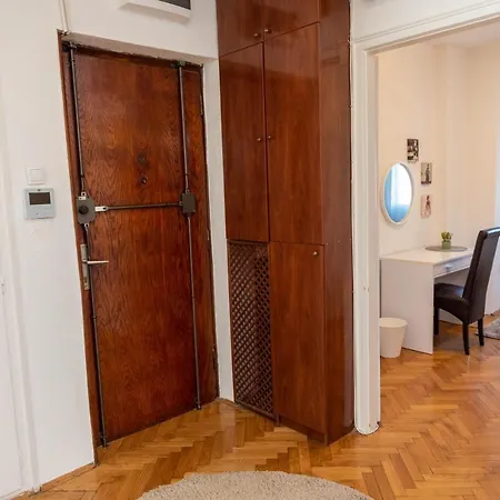 Sweet House Parlament 베오그라드