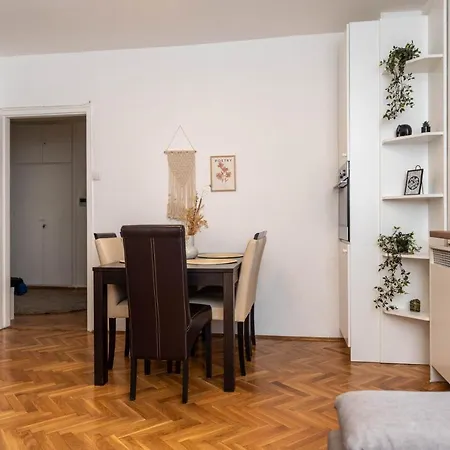 Sweet House Parlament 아파트 베오그라드