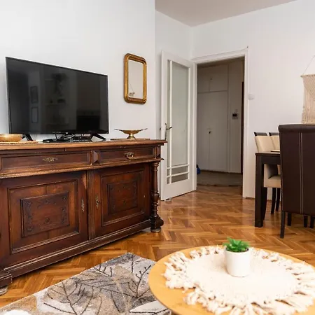 Sweet House Parlament 베오그라드