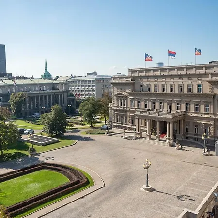 Sweet House Parlament * 베오그라드